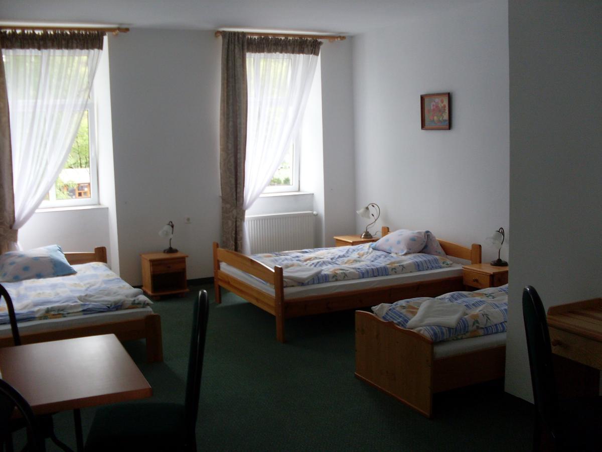 Hotel Krokus คาเมียนนา กูรา ภายนอก รูปภาพ
